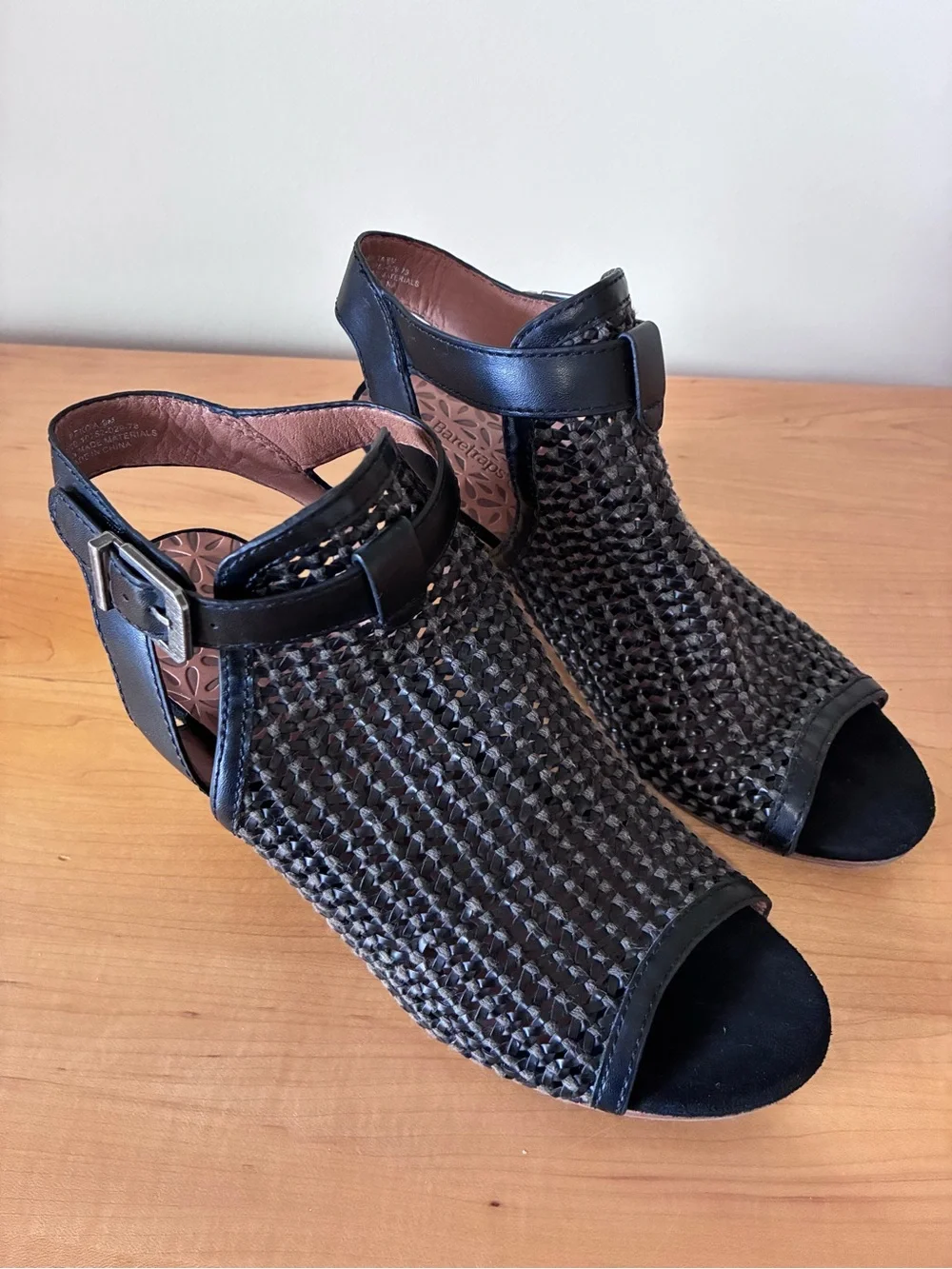 Bear Traps Rekita Shoes Sling Back Open Toe Woven Upper Block Heel Black Size 9